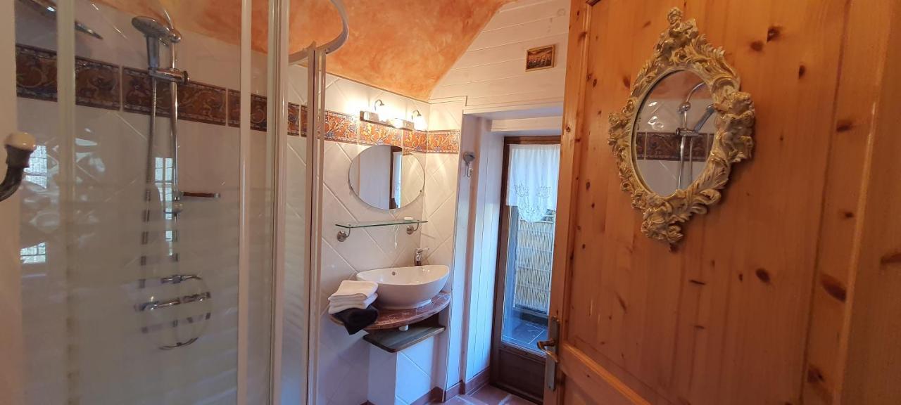 Le Castellou Bed & Breakfast Conques Exterior foto